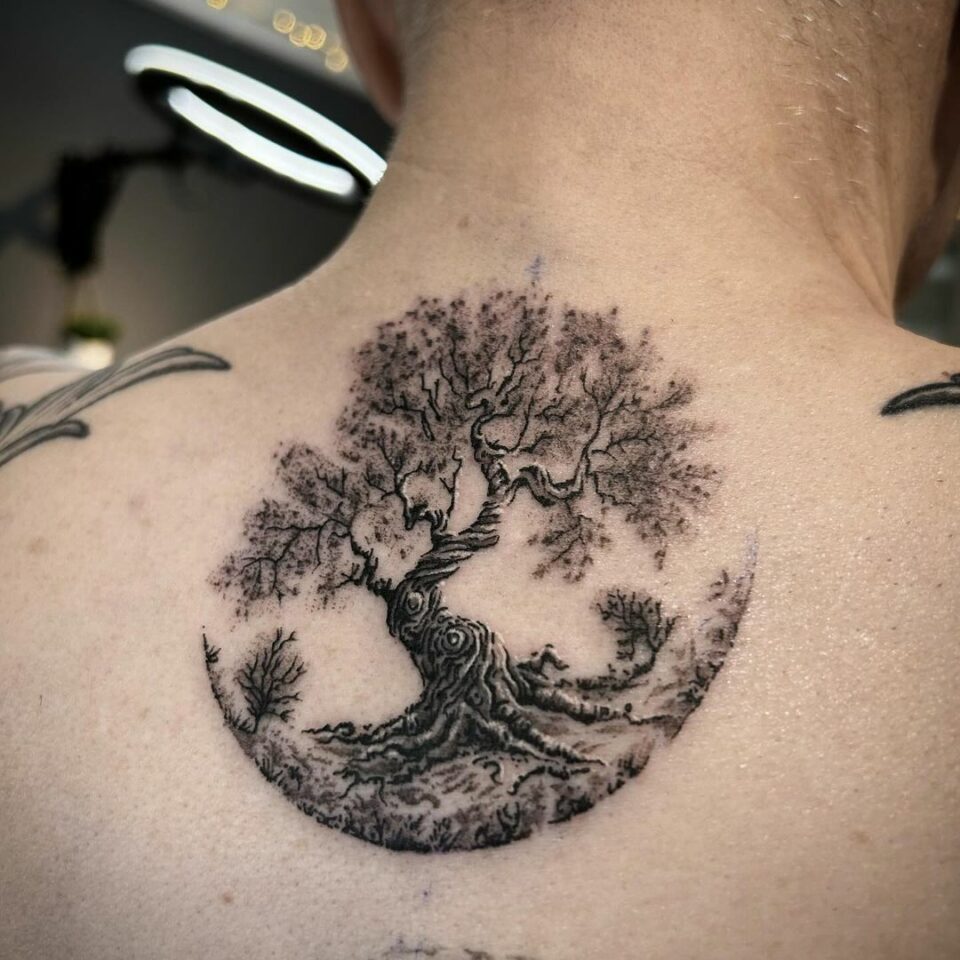 #substancetattoo #tattoo #tatouages #moderntattoo #only3rl #whipshading #3rl #europeantattoo #frenchtattoo #microrealism #treeoflifetattoo #spiritualtattoo #classicaltattoo #iggdrasil #tattooartist