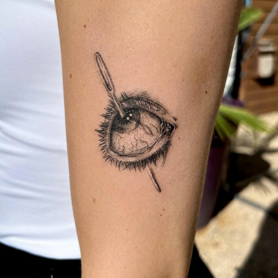 #substancetattoo #tattoo #tatouages #moderntattoo #peppershading #whipshading #3rl #europeantattoo #frenchtattoo #dotworktattoo#eyetattoo #classicaltattoo #classicaldrawing #tattoostudio #tattooartist