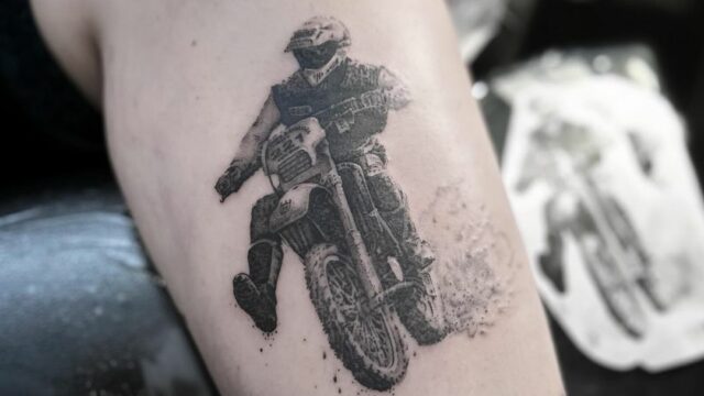 #substancetattoo #tattoo #tattoolife #motorbiketattoo #tatouagemotocross #motocrosslife #3rl #europeantattoo #frenchtattoo #motorbikelife #classicaldrawing #tattoostudio #tattooartist